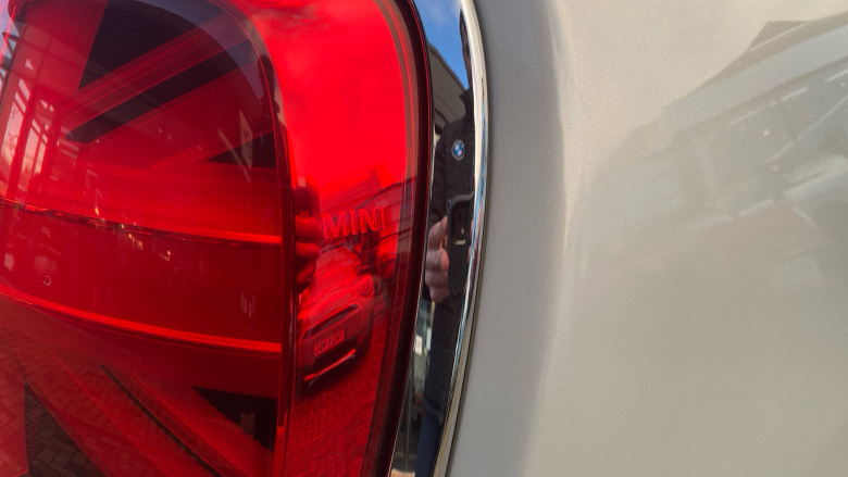 MINI Hatchback 1.5 Cooper Classic II 5dr Auto Petrol Hatchback